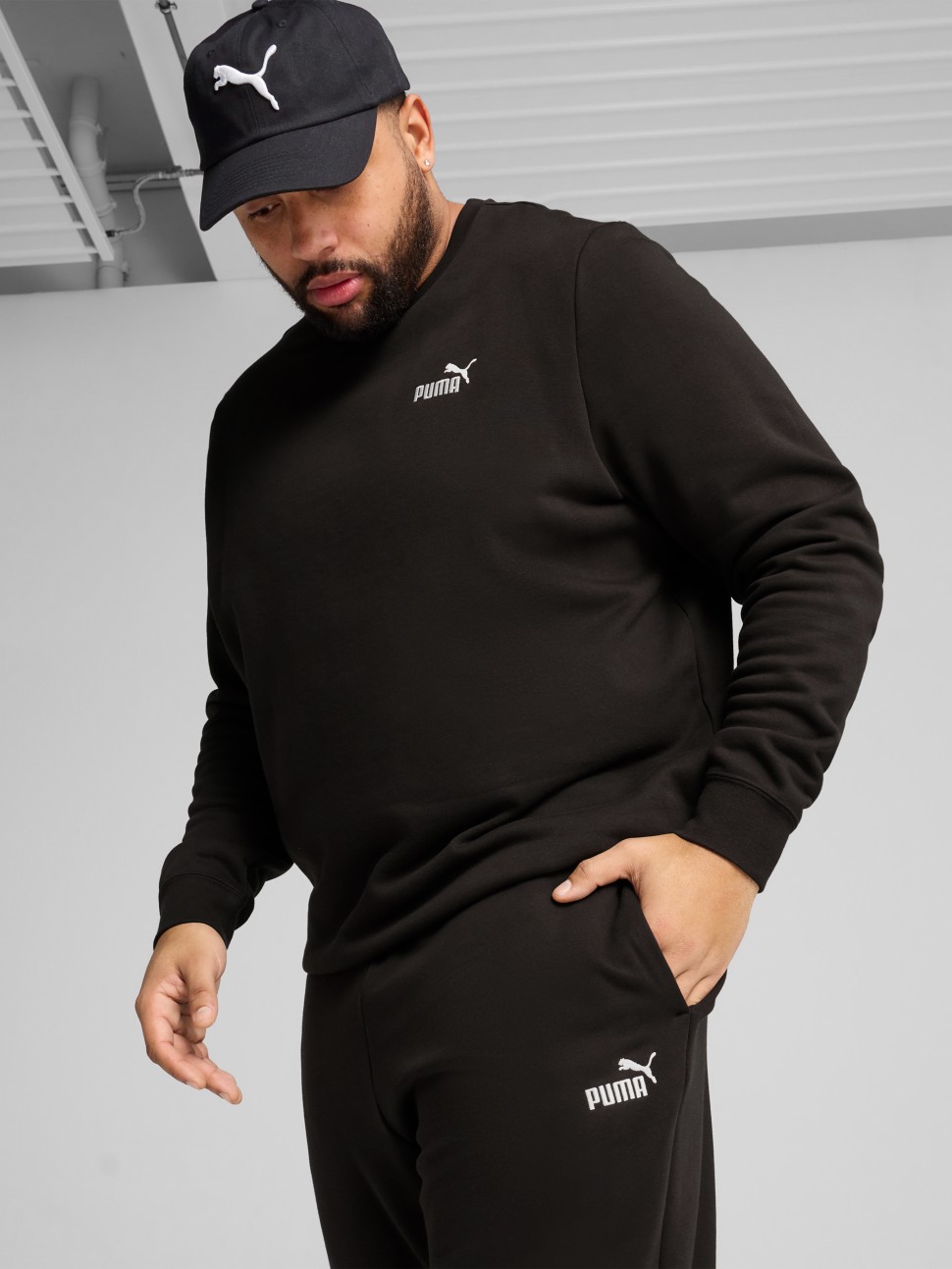 Штани чоловічі Puma ESS No. 1 Logo Sweatpants чорні 68260601 — фото 4