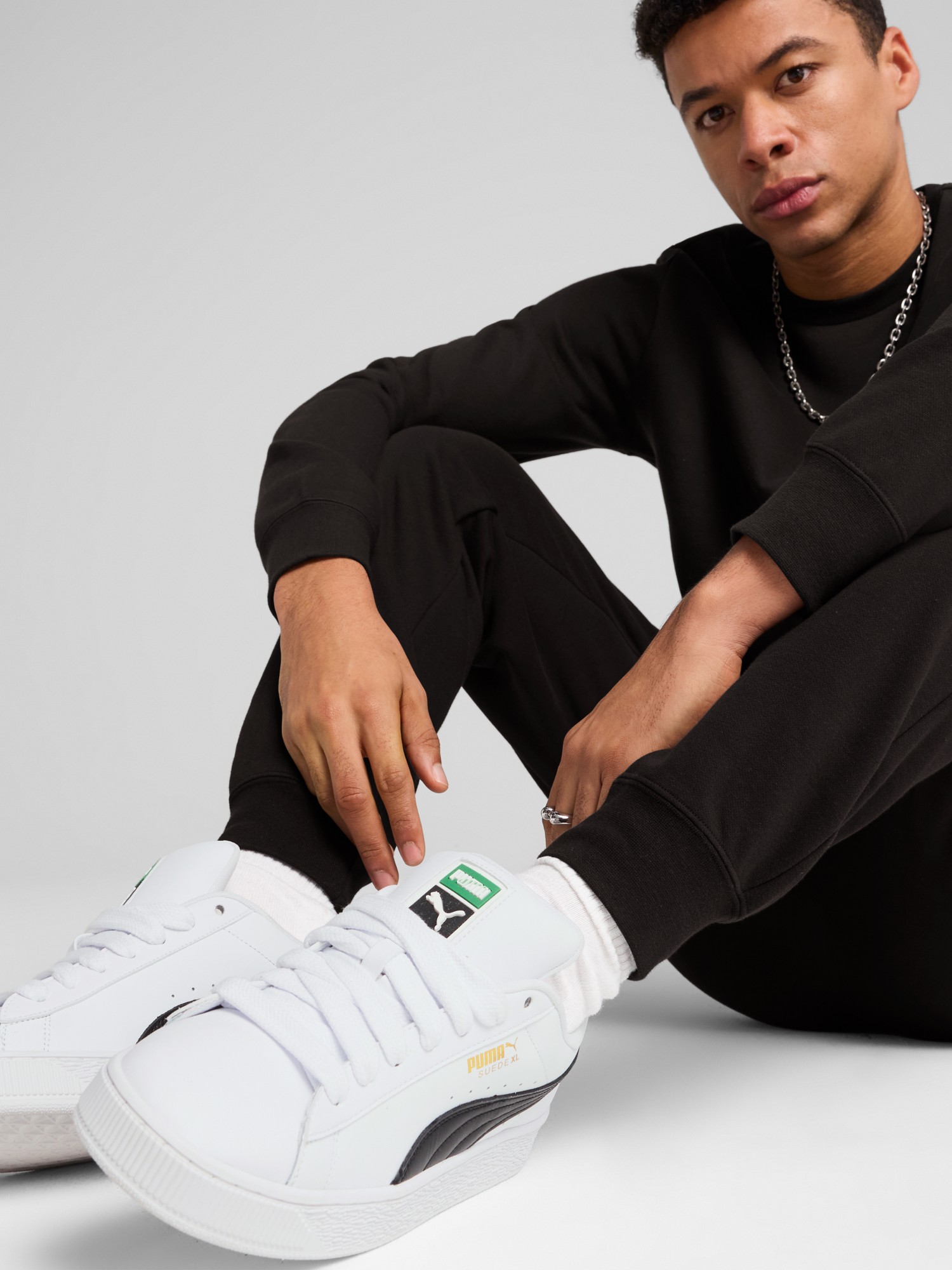 Штани чоловічі Puma ESS No. 1 Logo Sweatpants чорні 68260601 изображение 5