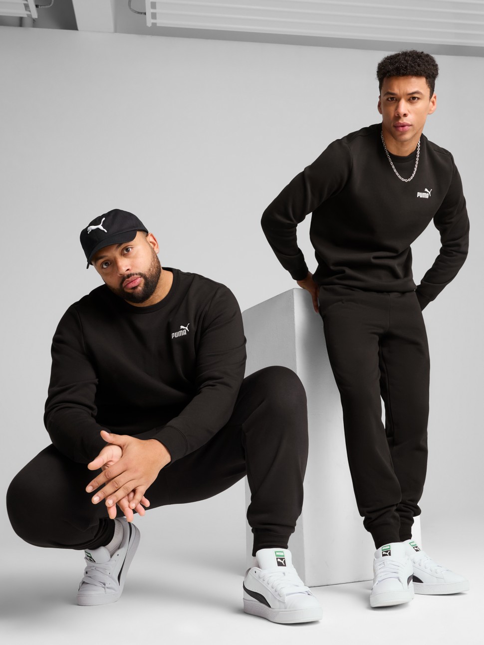 Штани чоловічі Puma ESS No. 1 Logo Sweatpants чорні 68260601 — фото 6