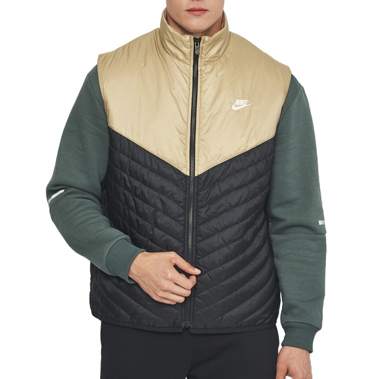 Жилетка мужская Nike M NK TF WR MIDWEIGHT VEST черная FB8201-010