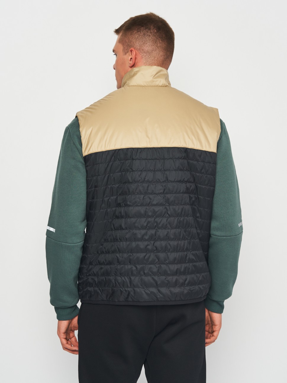 Жилет чоловічий Nike M NK TF WR MIDWEIGHT VEST чорний FB8201-010 — фото 3