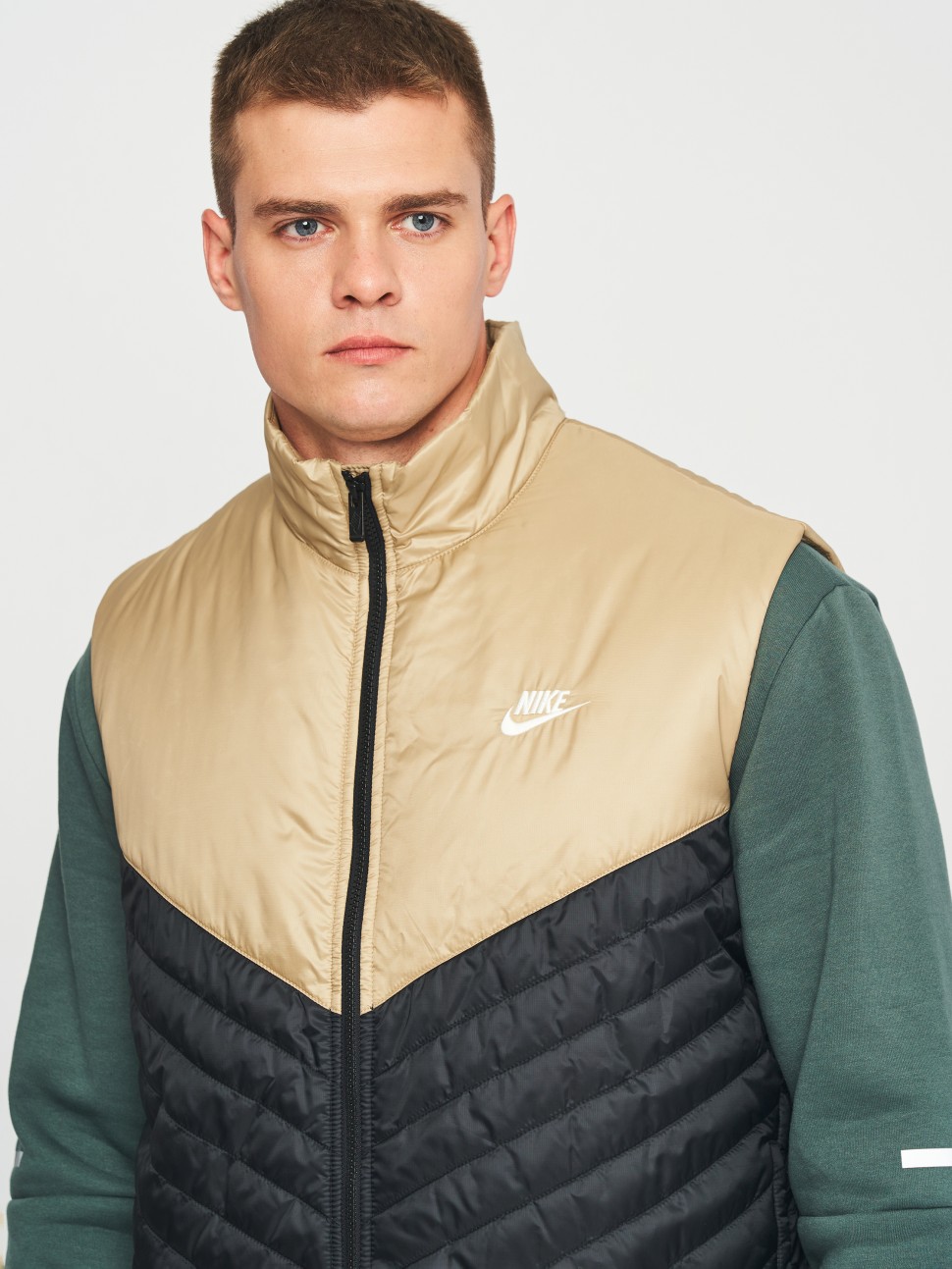 Жилет чоловічий Nike M NK TF WR MIDWEIGHT VEST чорний FB8201-010 — фото 5