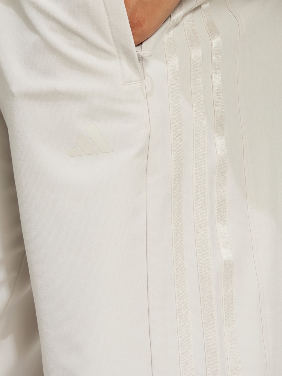 Штани жіночі Adidas PACER WVN PANT бежеві JC9852 — фото 4