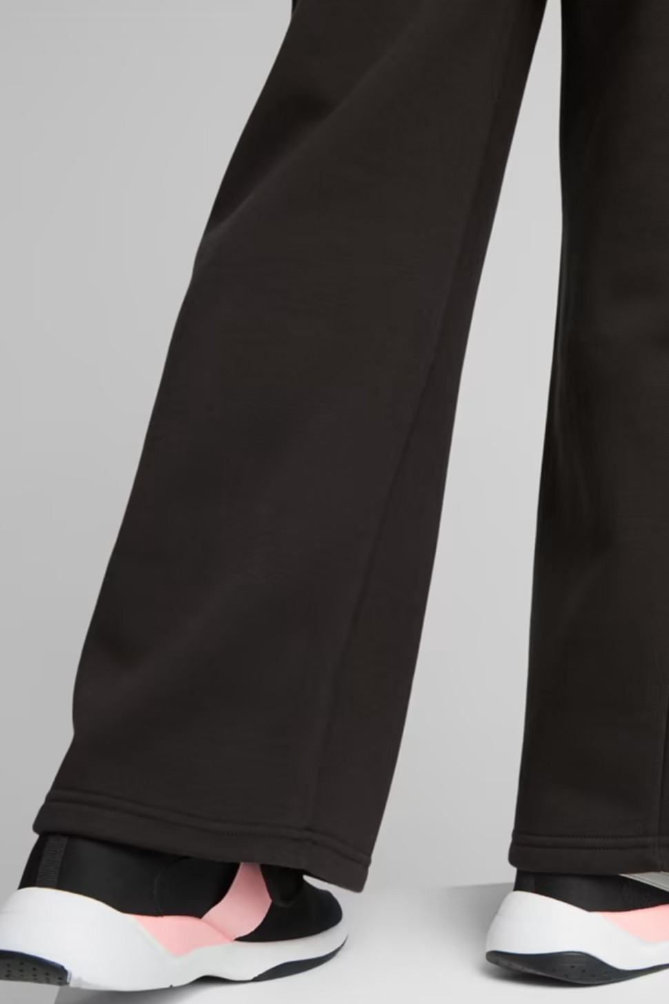 Штани жіночі Puma MOTION Straight Pants чорні 67608801 — фото 5