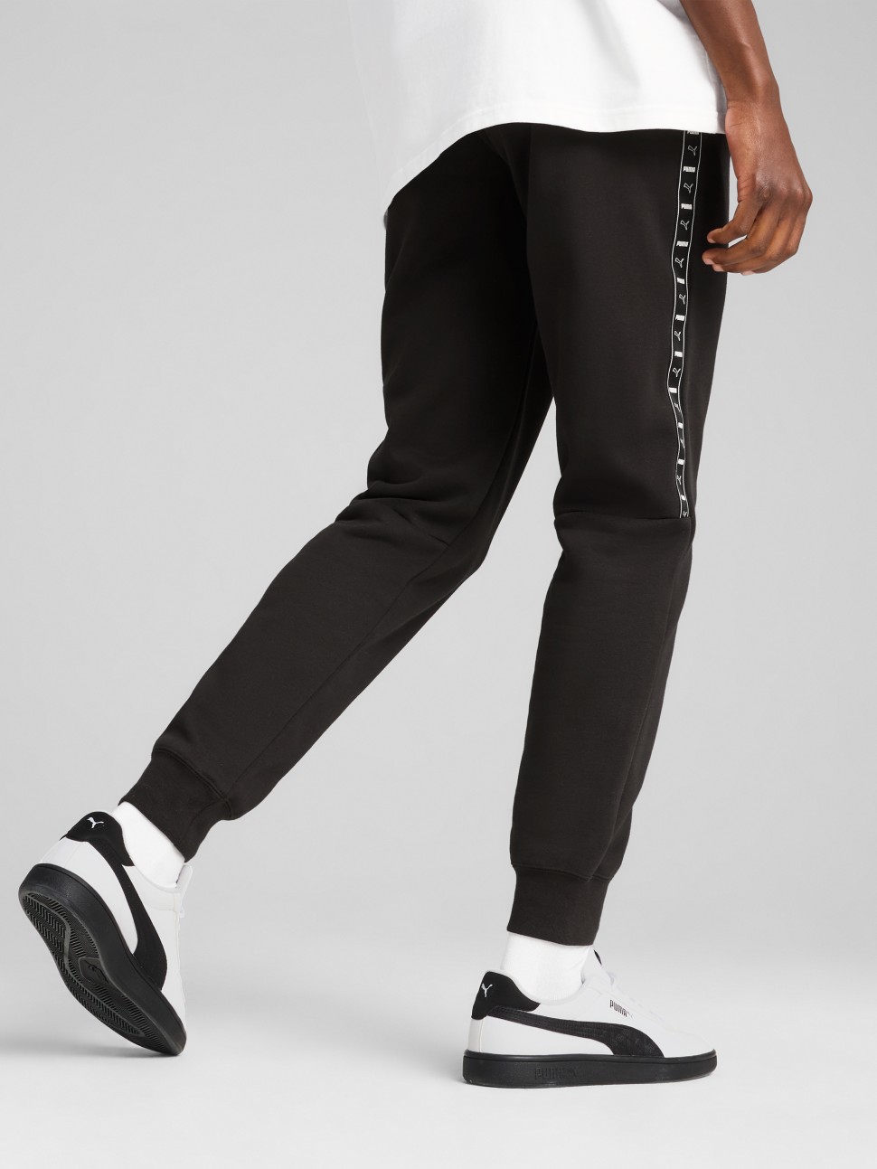 Штани чоловічі Puma ESS TAPE Sweatpants чорні 68467901 — фото 3