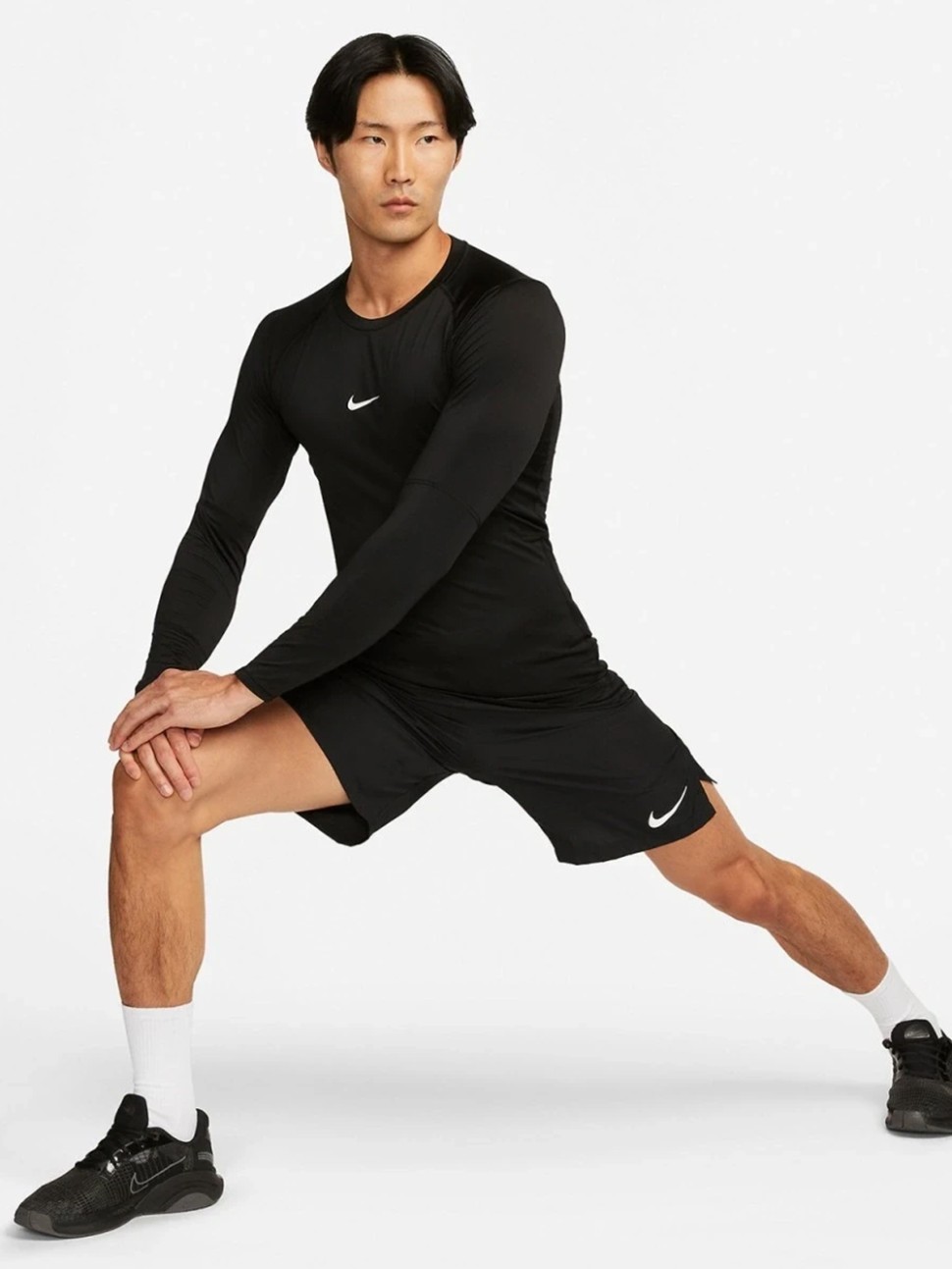 Футболка чоловіча Nike M NP DF TIGHT TOP LS чорна FB7919-010 — фото 4