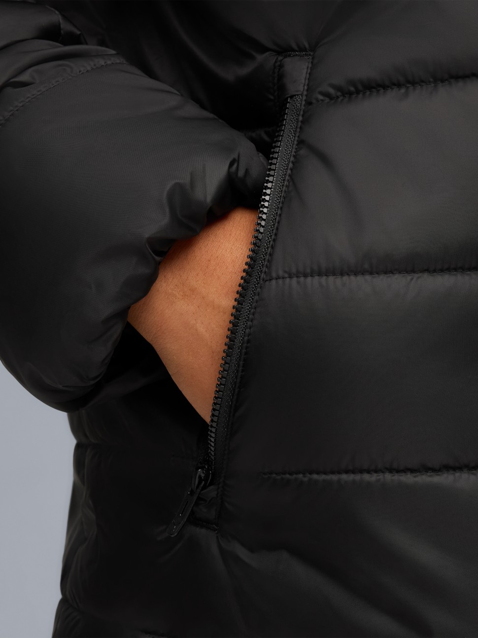 Куртка чоловіча Puma ESS Hooded Padded Jacket чорна 68521101 — фото 6