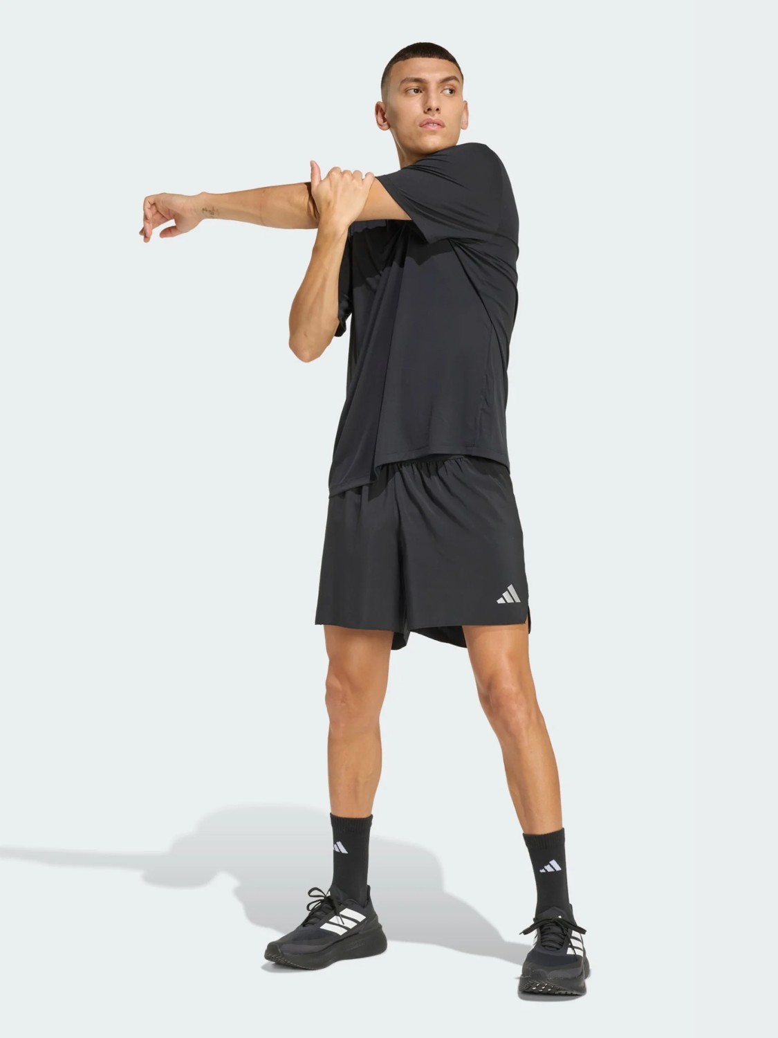 Футболка чоловіча Adidas Run Ess Tee M чорна KB5965 изображение 6