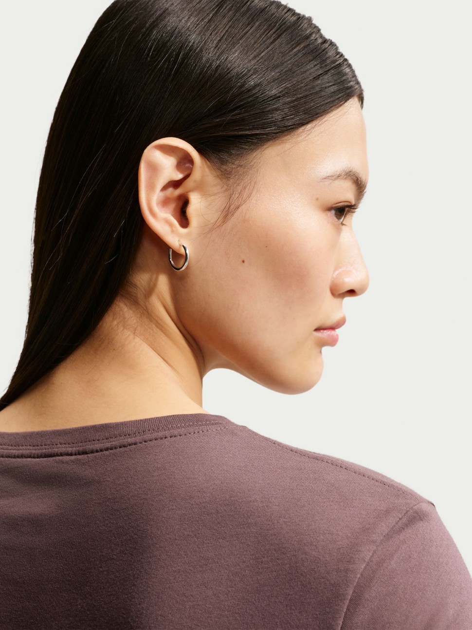 Футболка жіноча Nike W NSW CLUB SS TEE коричнева DX7902-502 — фото 4