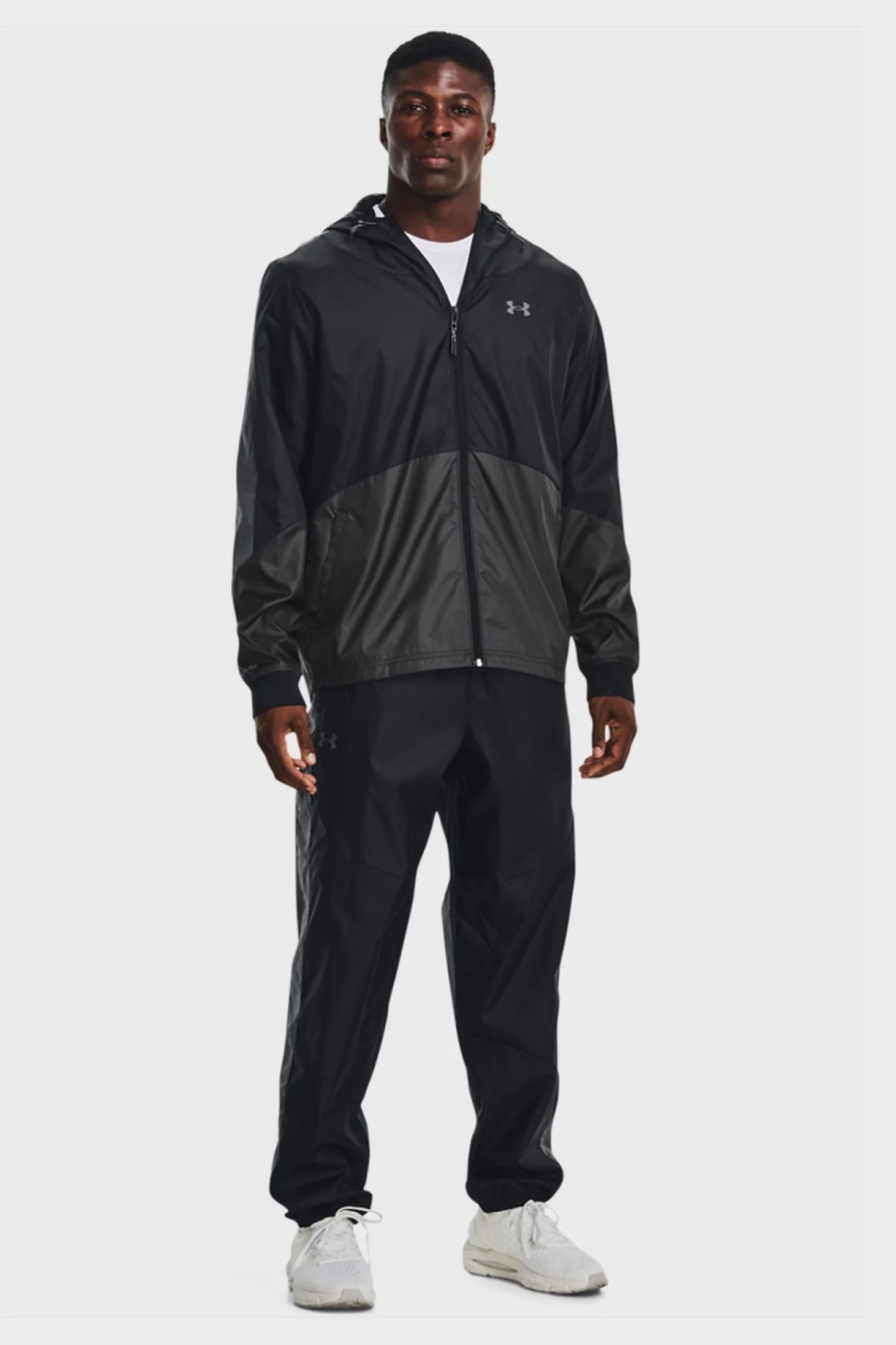 Вітровка чоловіча Under Armour UA Legacy Windbreaker чорна 1373821-001 — фото 3