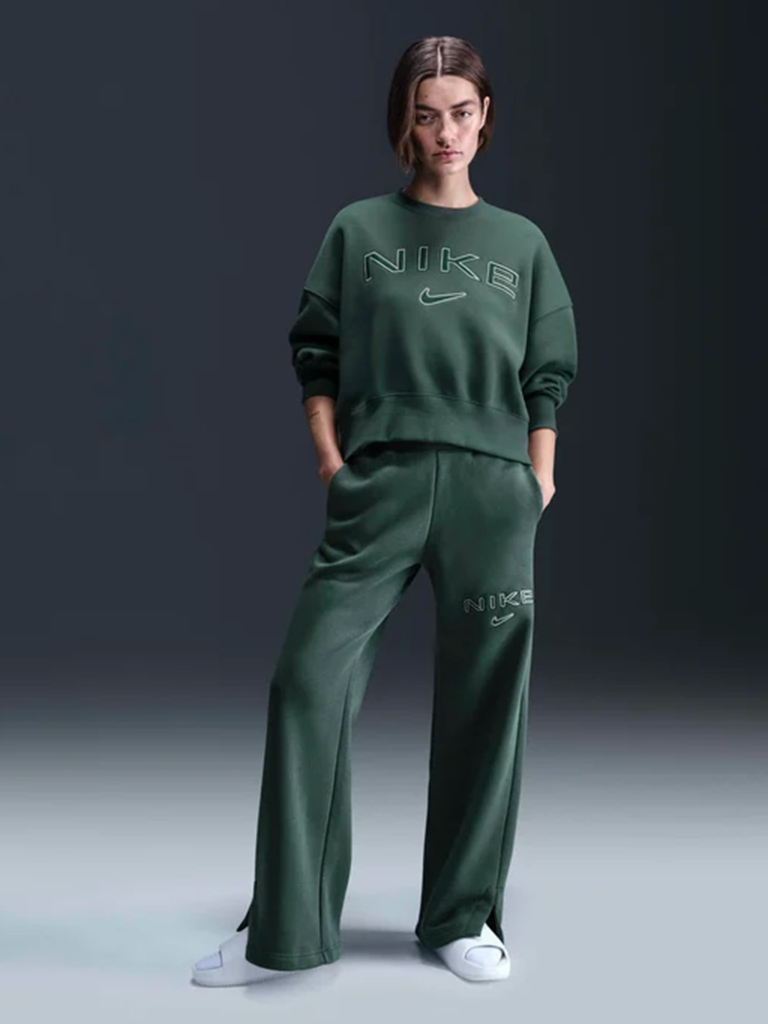 Толстовка женская Nike W NSW PHNX FLC OOS LOGO CREW зеленая FV7674-338 изображение 4