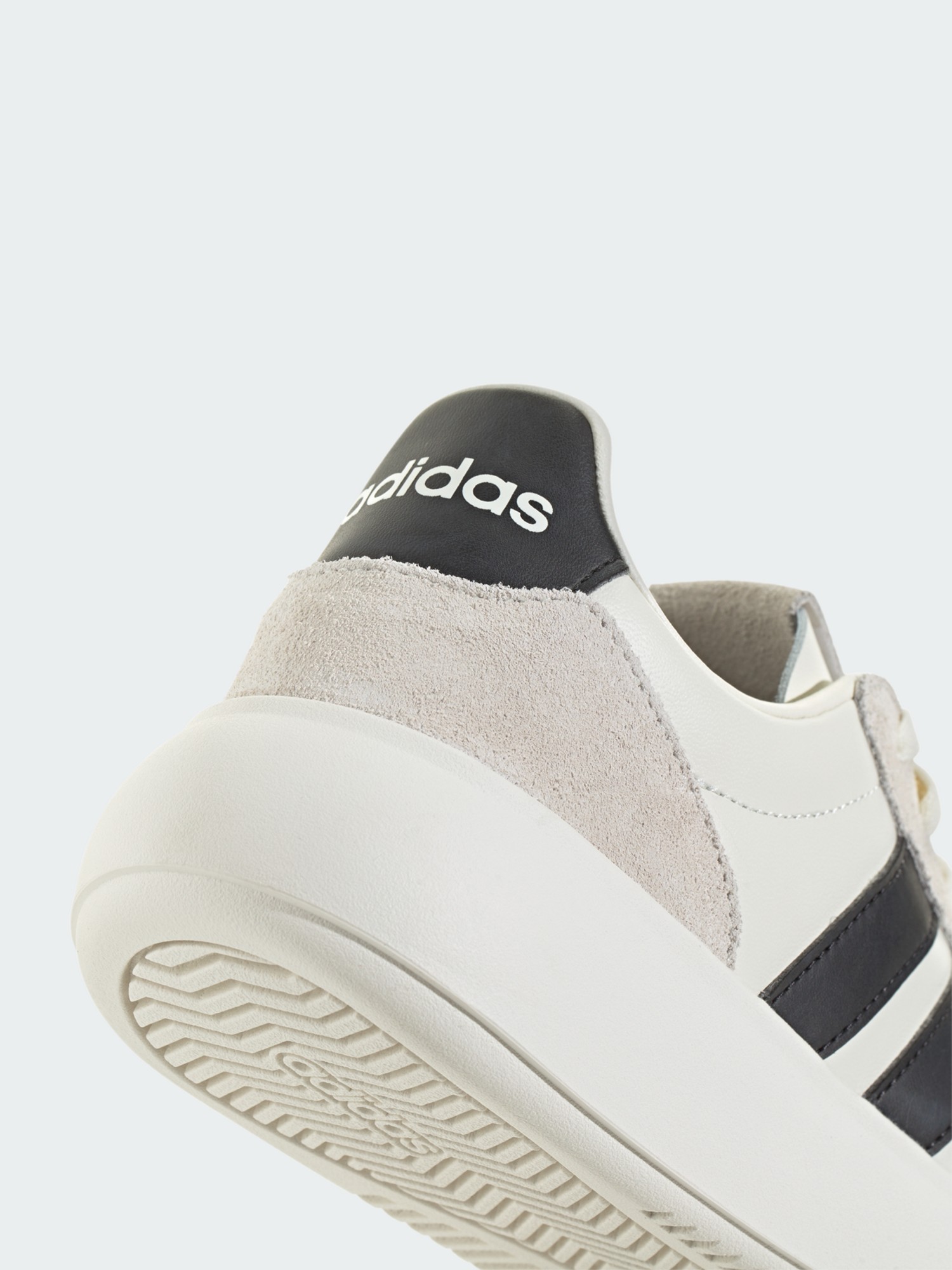 Кросівки жіночі Adidas BARREDA DECODE LUX білі JR3531 изображение 5