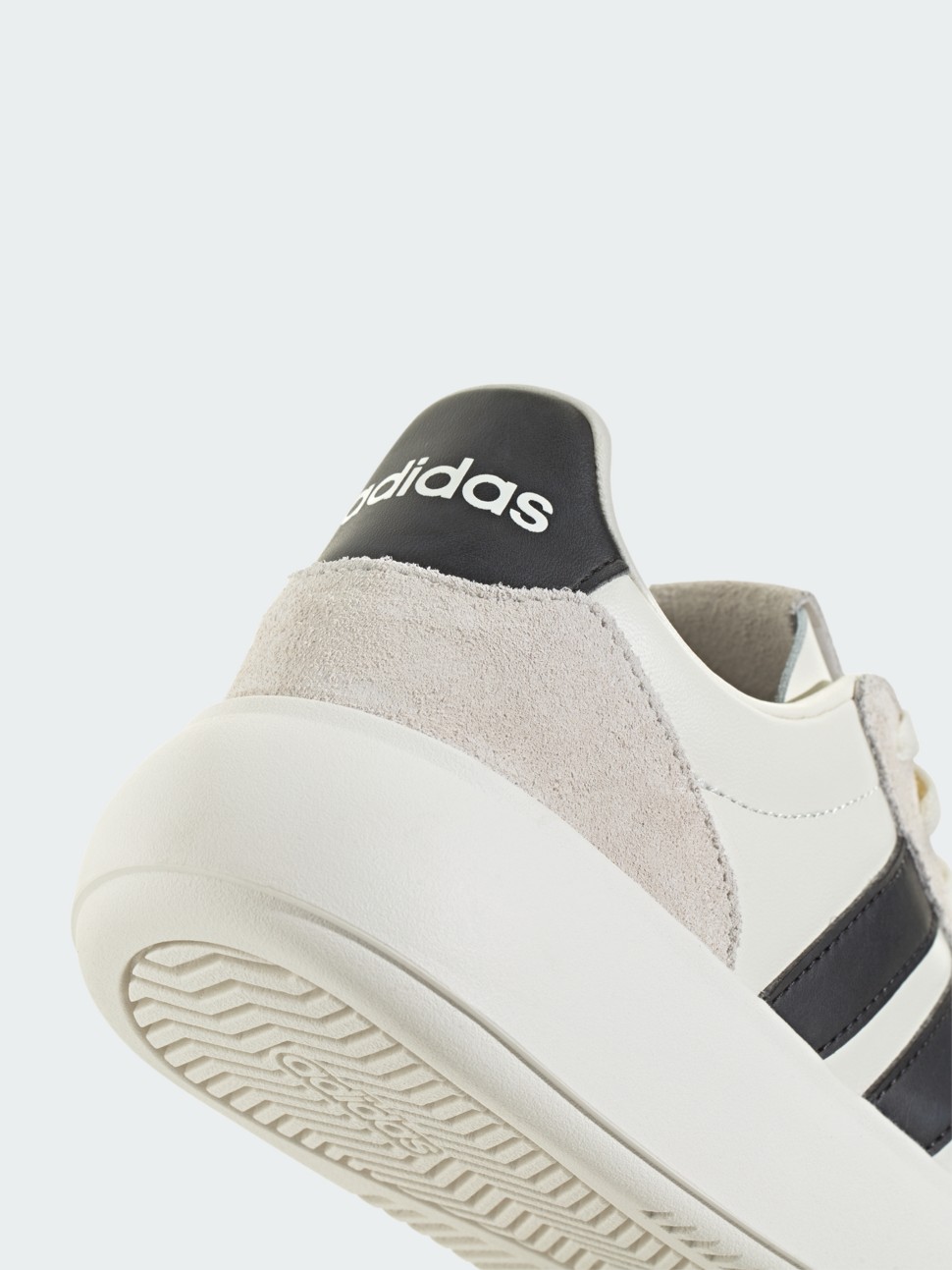 Кроссовки женские Adidas BARREDA DECODE LUX белые JR3531 — фото 5 — Sport City Кроссовки женские Adidas BARREDA DECODE LUX белые JR3531 — фото 5