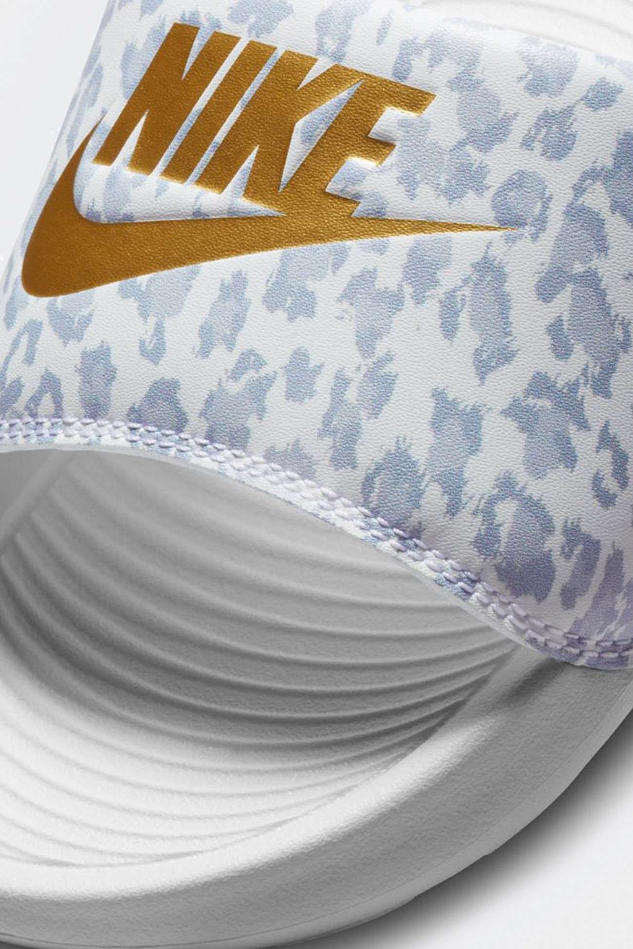 Пляжная обувь женская Nike W NIKE VICTORI ONE SLIDE PRINT белая CN9676-103 изображение 5