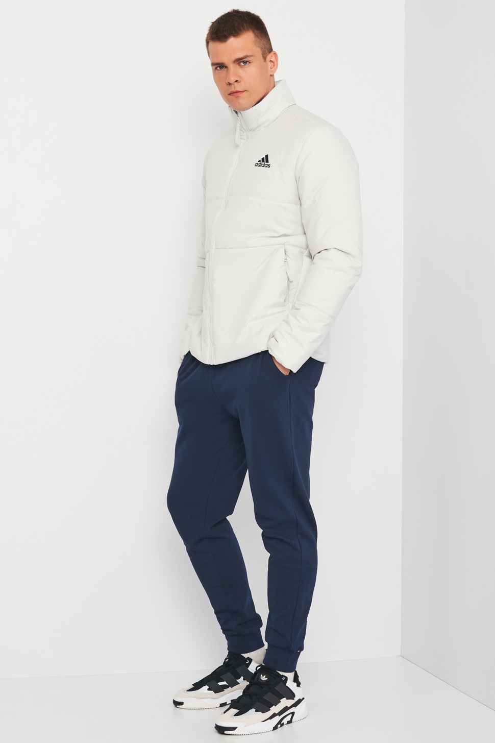 Куртка чоловіча Adidas BSC 3S INS JKT біла IK0504 — фото 4