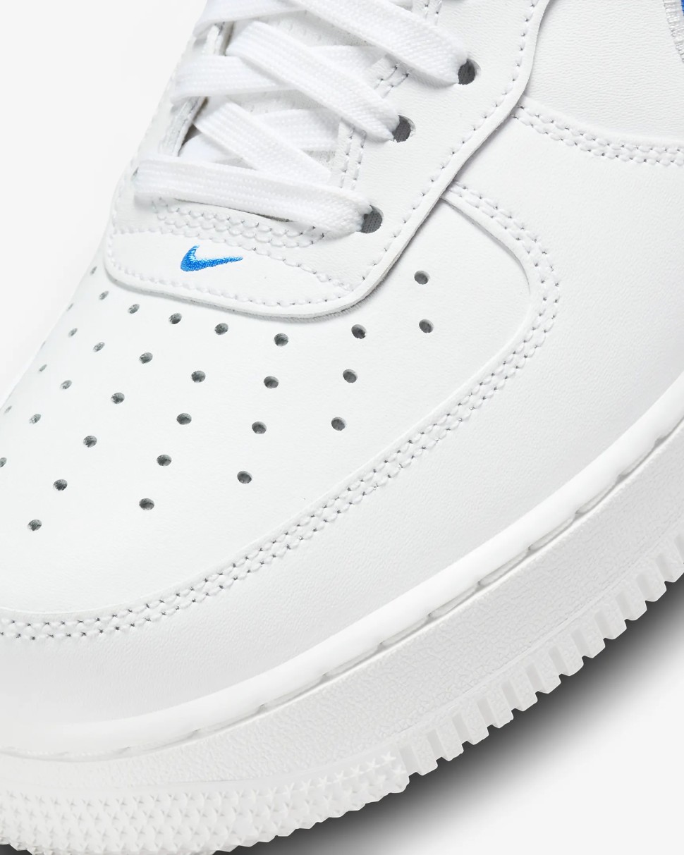 Кросівки чоловічі Nike NIKE AIR FORCE 1 07 бежеві FN7804-100 — фото 7
