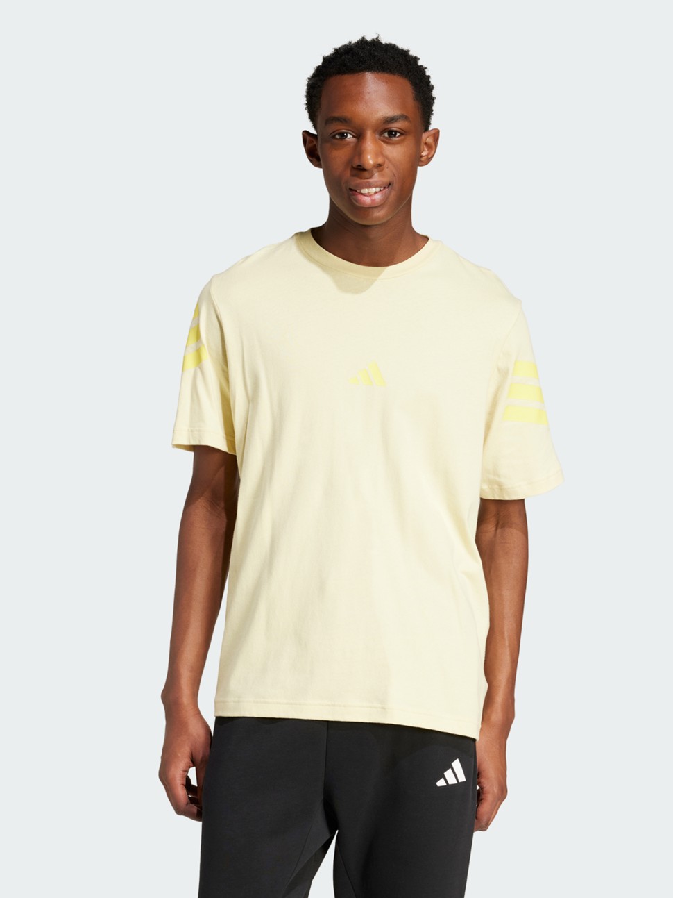 Футболка мужская Adidas M FI 3S REG T желтая JD4871 — фото 2