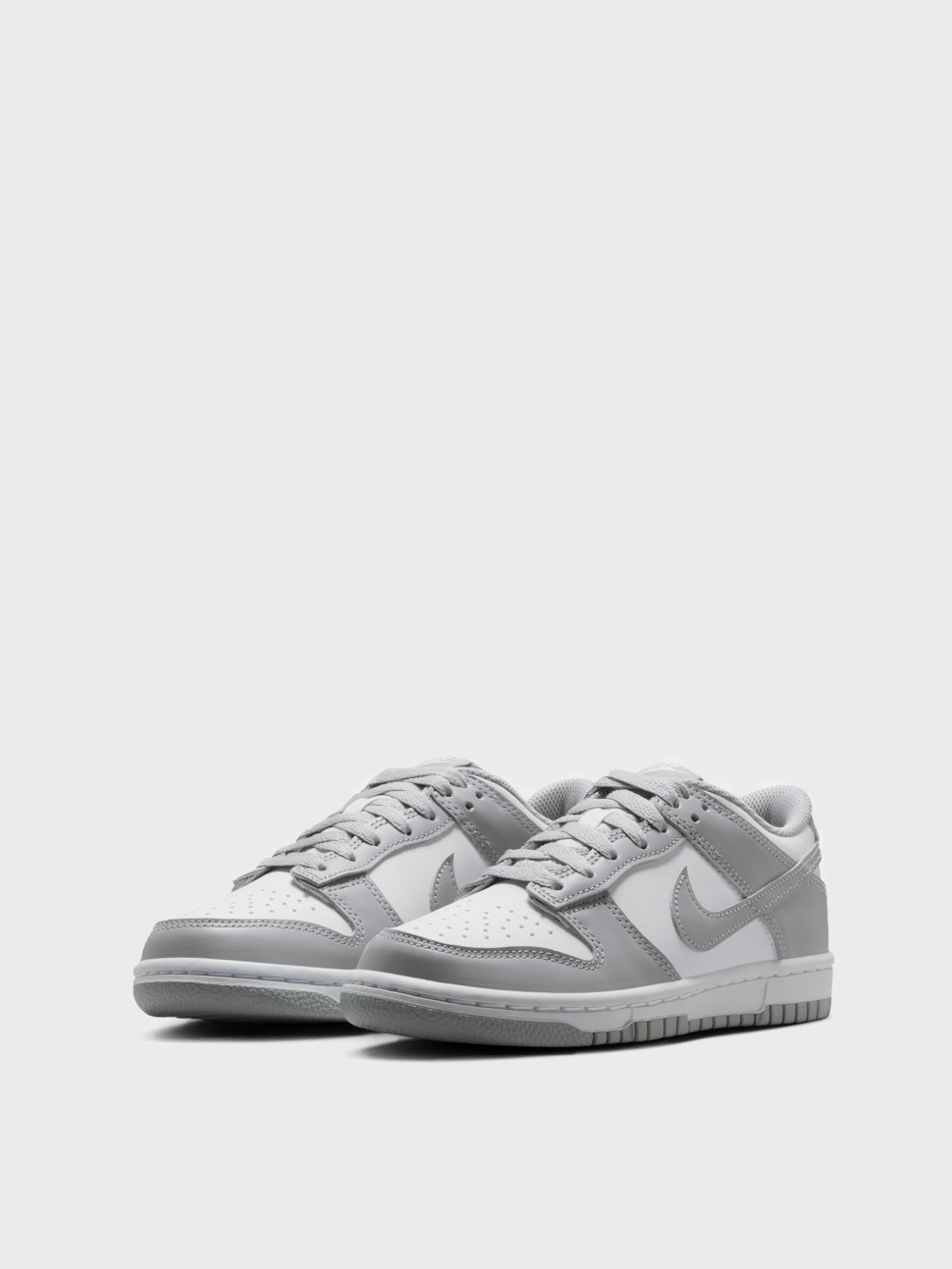 Кроссовки женские Nike DUNK LOW BG серые FB9109-123 — фото 3