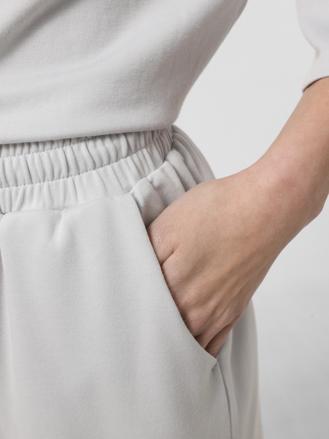 Шорти жіночі Larum Bariloche сірі 942509-011 изображение 5