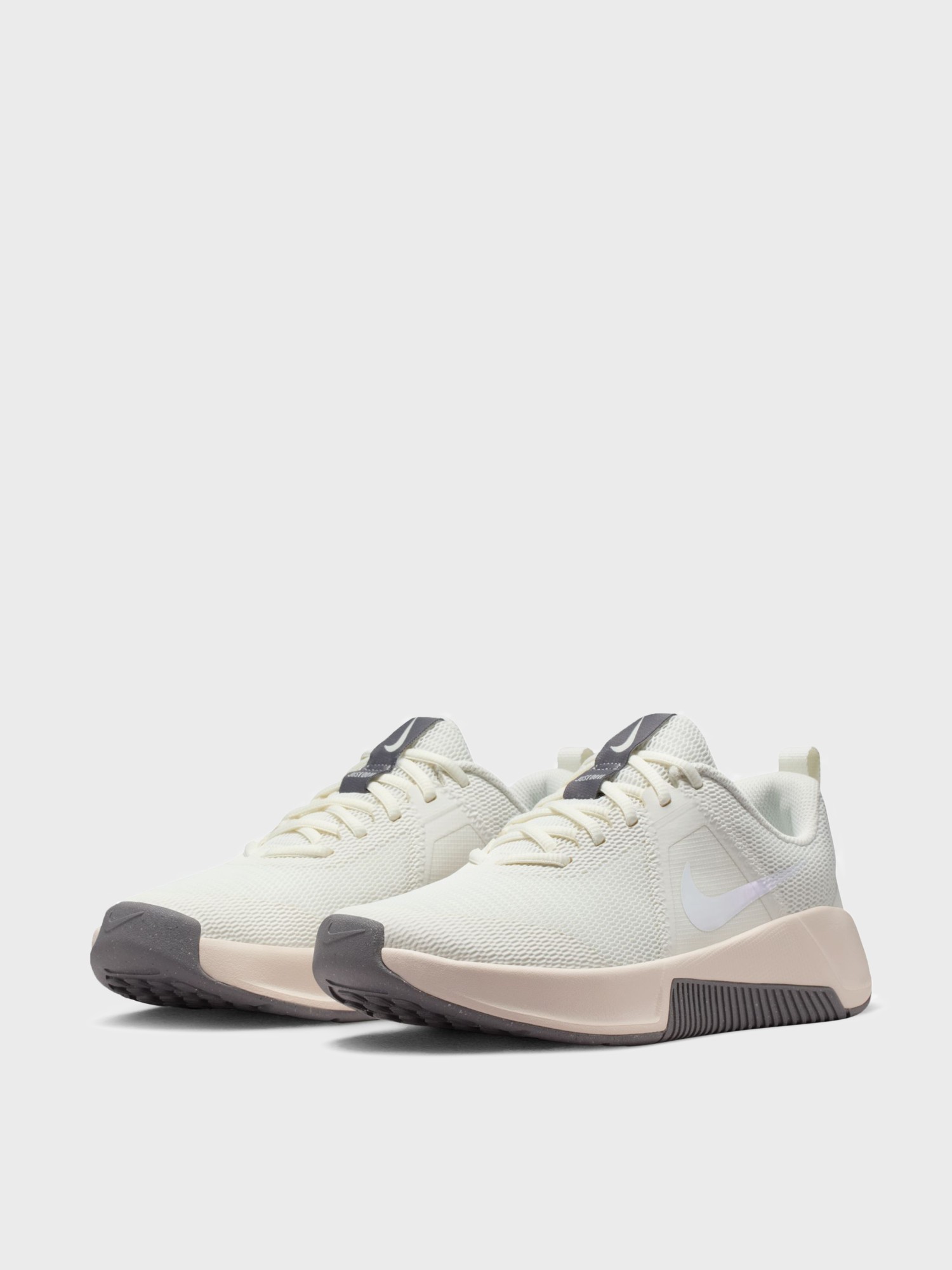 Кроссовки женские Nike W MC TRAINER 3 молочные FQ1830-120 изображение 3