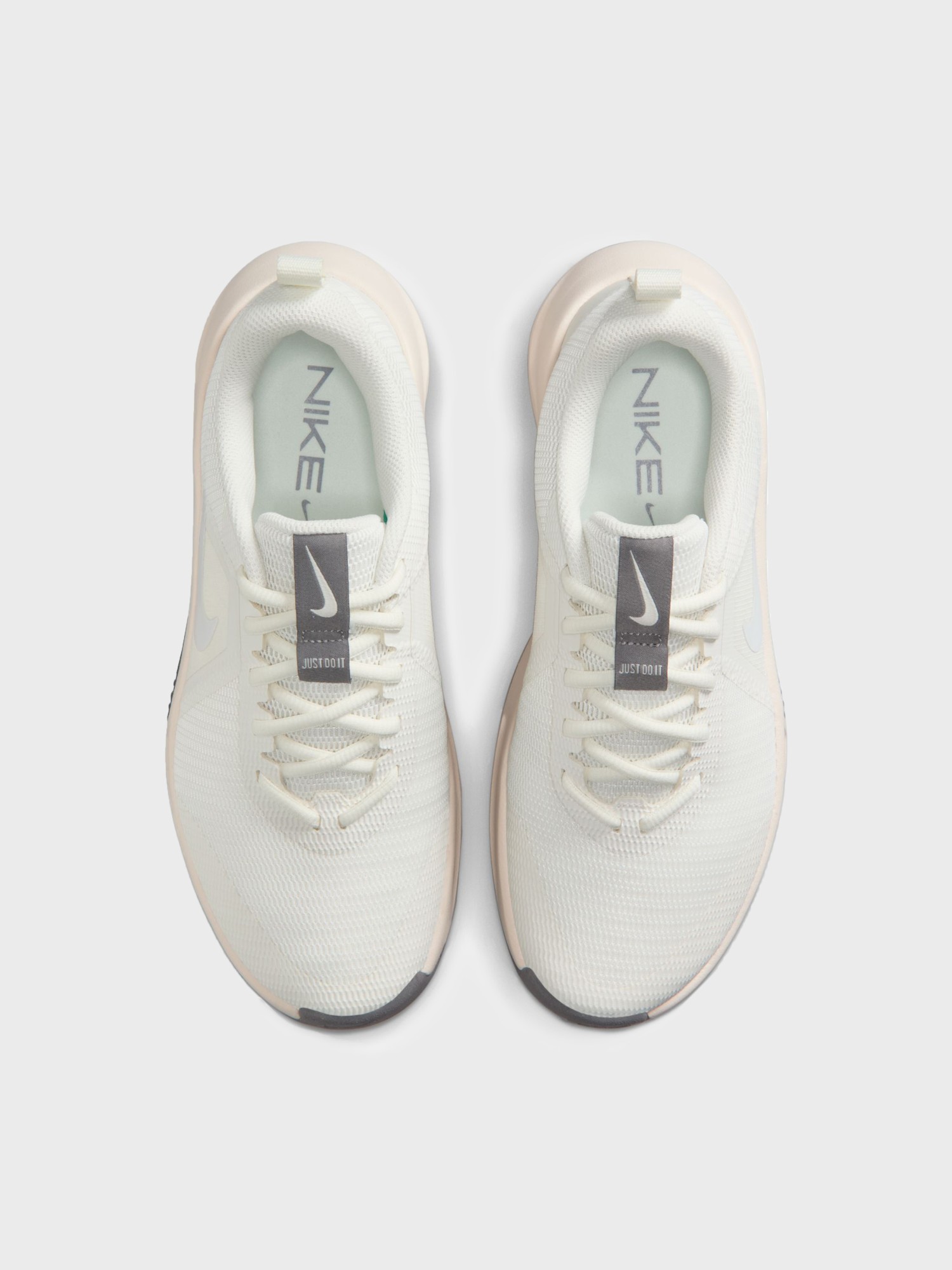 Кроссовки женские Nike W MC TRAINER 3 молочные FQ1830-120 изображение 8