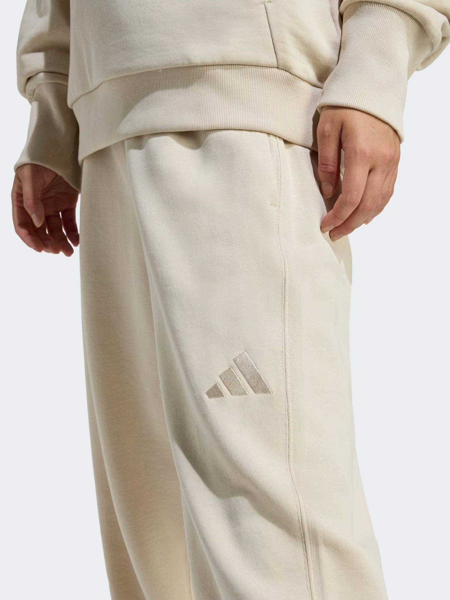 Брюки женские Adidas W ALL SZN FT PT бежевые JY7788 изображение 4