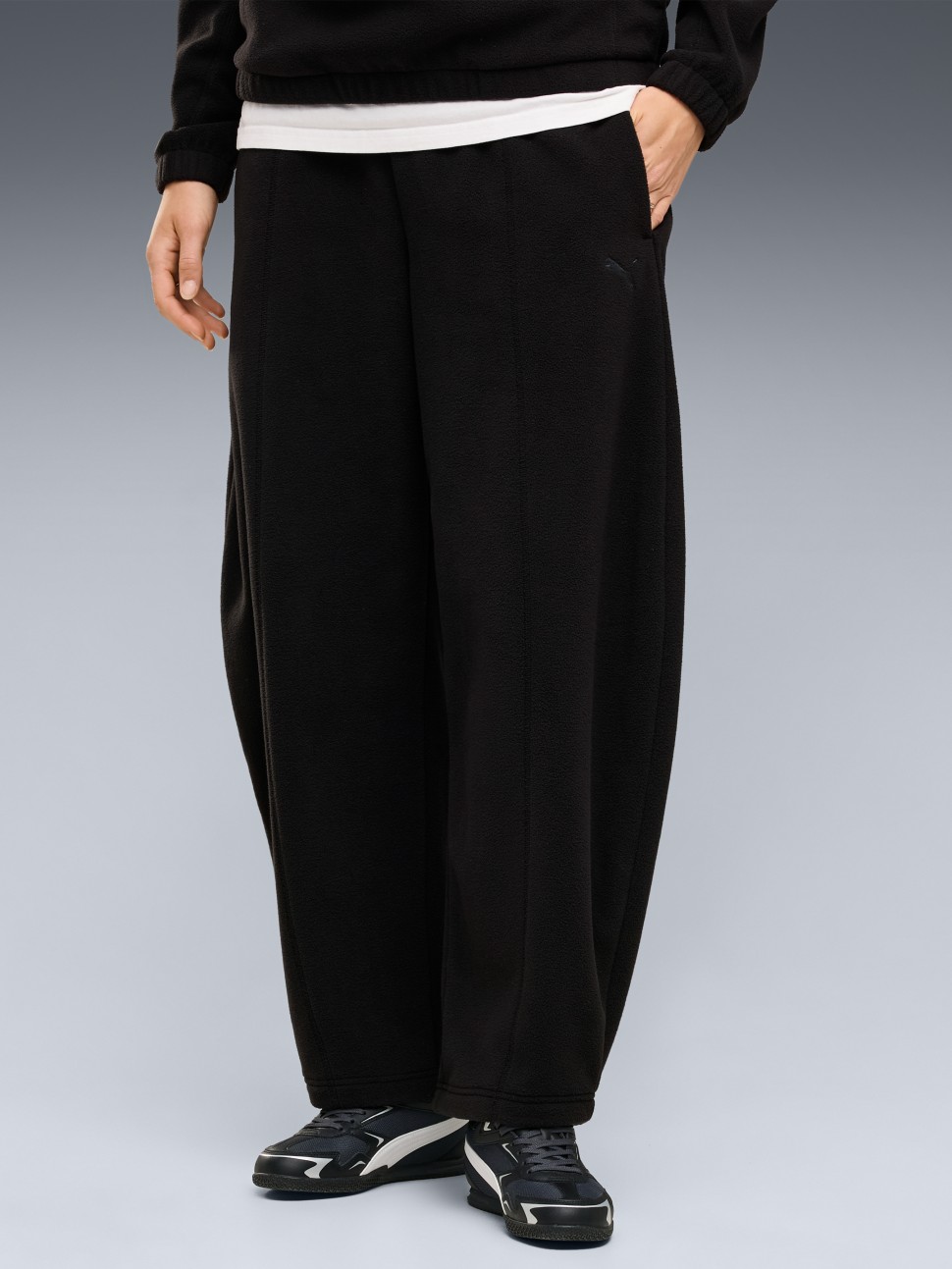 Штани жіночі Puma HER Relaxed Winterized Barrel Leg Pants op чорні 69542101 — фото 2