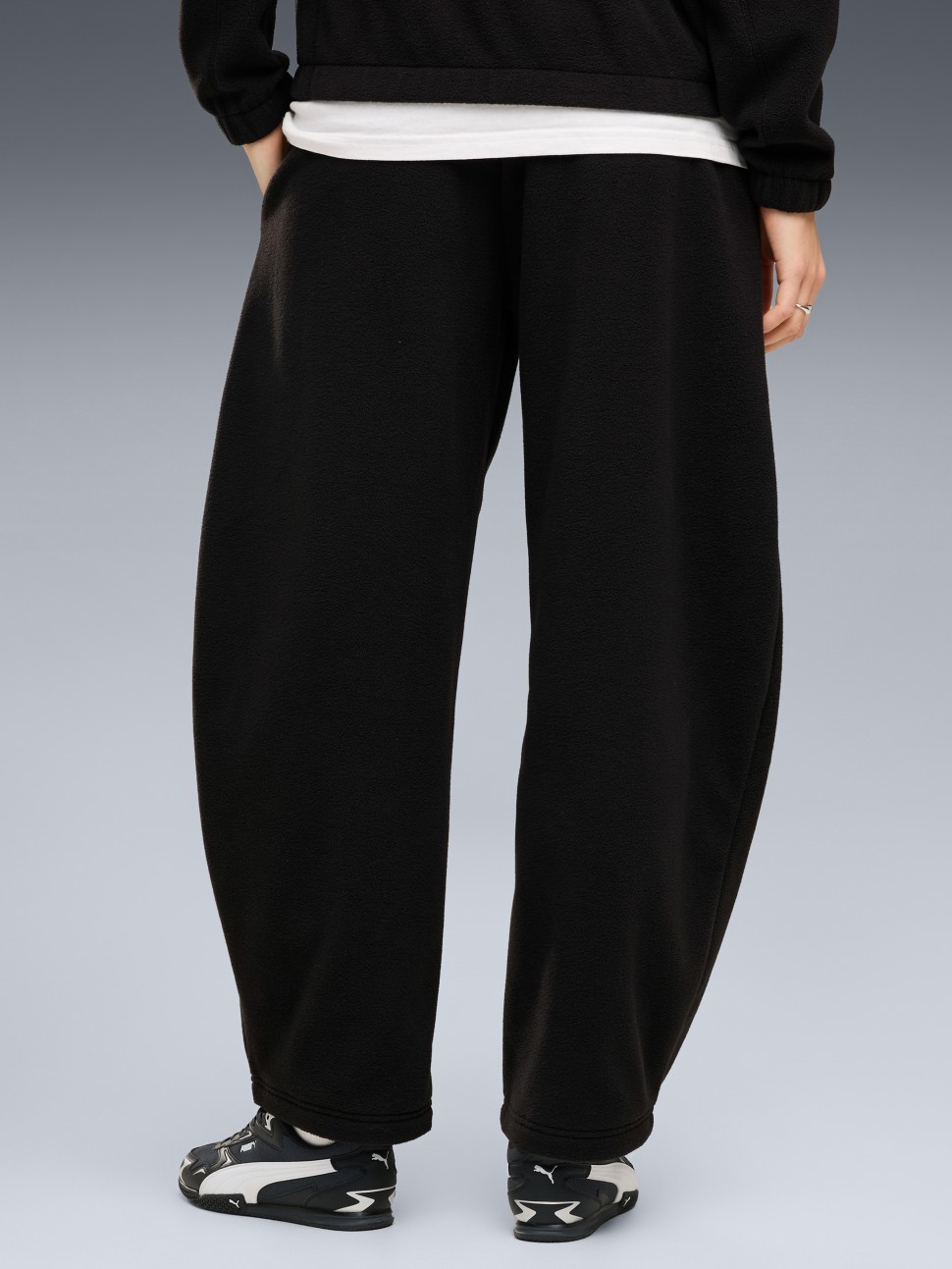 Штани жіночі Puma HER Relaxed Winterized Barrel Leg Pants op чорні 69542101 — фото 3