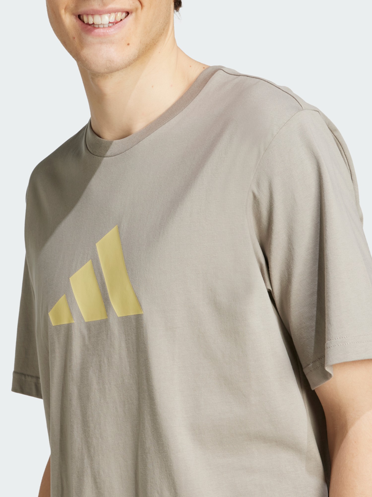 Футболка мужская Adidas M FI 3BAR TEE бежевая JD4915 изображение 5