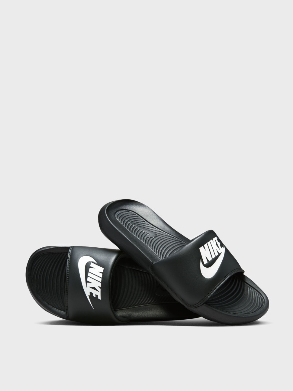 Пляжне взуття жіноче Nike W NIKE VICTORI ONE SLIDE чорне CN9677-005 — фото 3