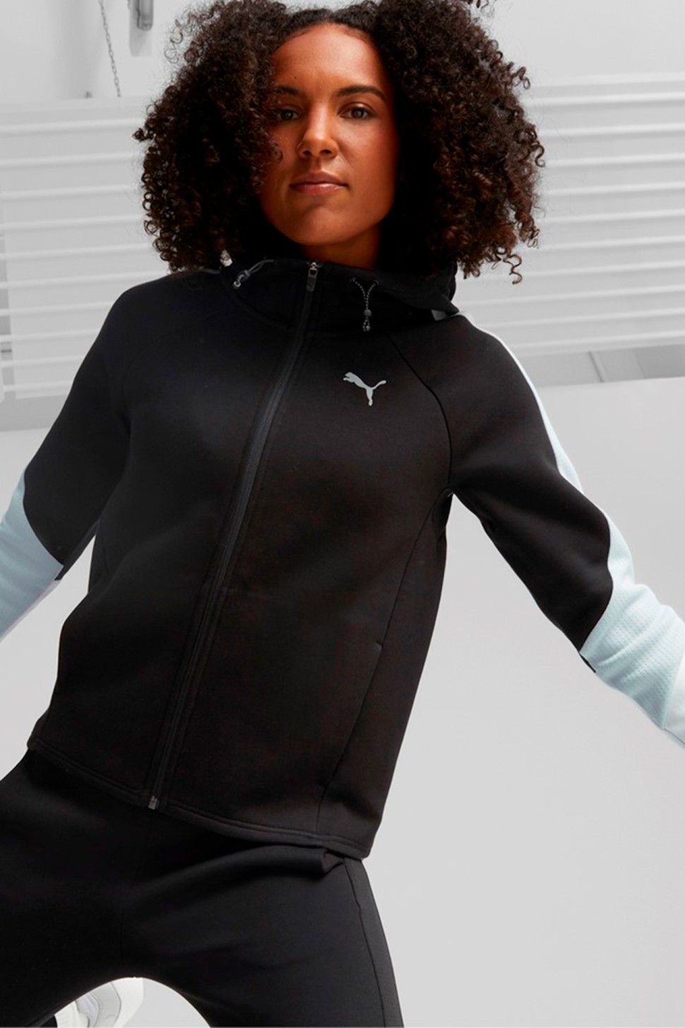 Толстовка жіноча Puma Evostripe Full-Zip Hoodie 84980901 — фото 2
