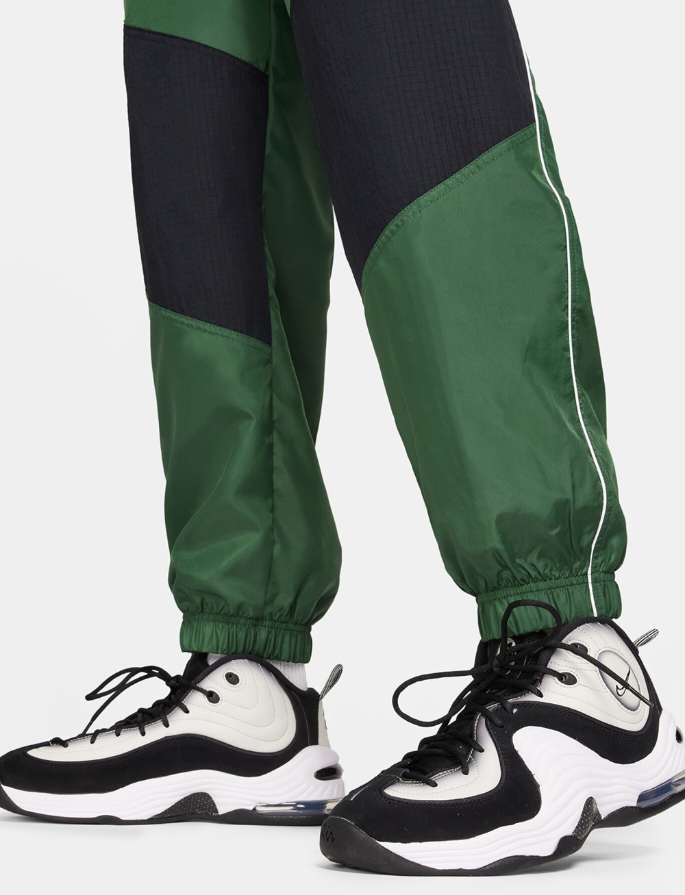 Штани чоловічі Nike M NSW SW AIR PANT WV зелені FN7688-323 изображение 7