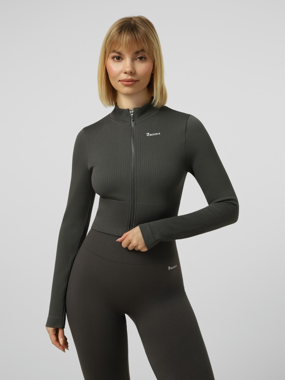 Толстовка женская Radder Maelis темно-серая 392613-020 — фото 2 — Sport City Толстовка женская Radder Maelis темно-серая 392613-020 — фото 2