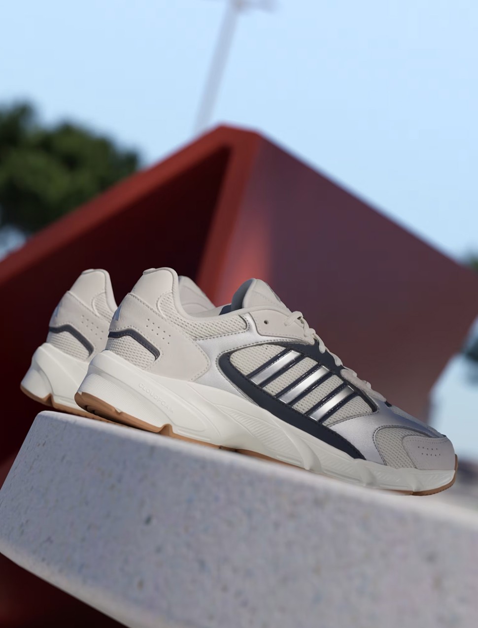 Кросівки чоловічі Adidas CRAZYCHAOS 2000 білі IG4351 — фото 4 — Sport City Кросівки чоловічі Adidas CRAZYCHAOS 2000 білі IG4351 — фото 4