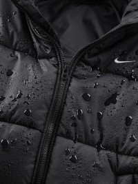 Куртка женская Nike W NSW TF SYNFL NK CLSC PFR черная FZ5899-010 изображение 9
