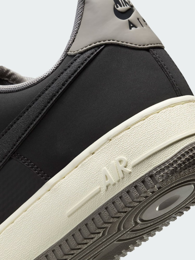 Кроссовки мужские Nike AIR FORCE 1 07 LV8 черные FZ5225-001 изображение 7