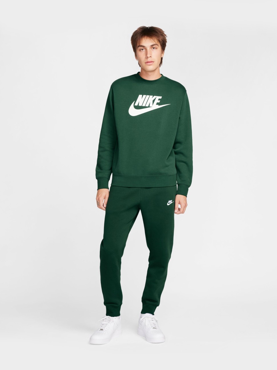 Брюки мужские Nike M NSW CLUB JGGR BB зеленые BV2671-323 — фото 8 — Sport City Брюки мужские Nike M NSW CLUB JGGR BB зеленые BV2671-323 — фото 8