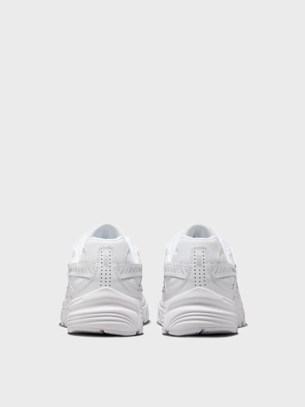 Кросівки жіночі Nike WMNS INITIATOR білі 394053-100 — фото 6