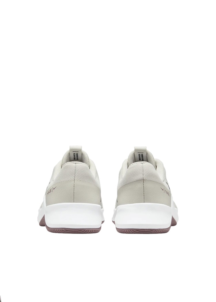 Кроссовки женские Nike W NIKE MC TRAINER 2 бежевые DM0824-008 изображение 4