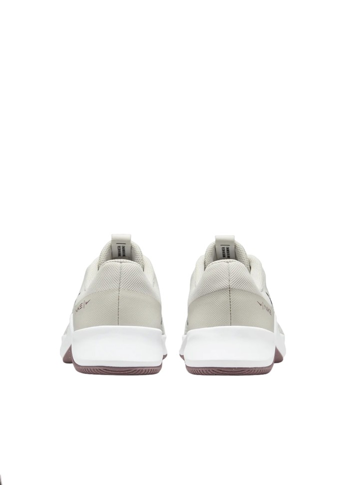 Кроссовки женские Nike W NIKE MC TRAINER 2 бежевые DM0824-008 изображение 4