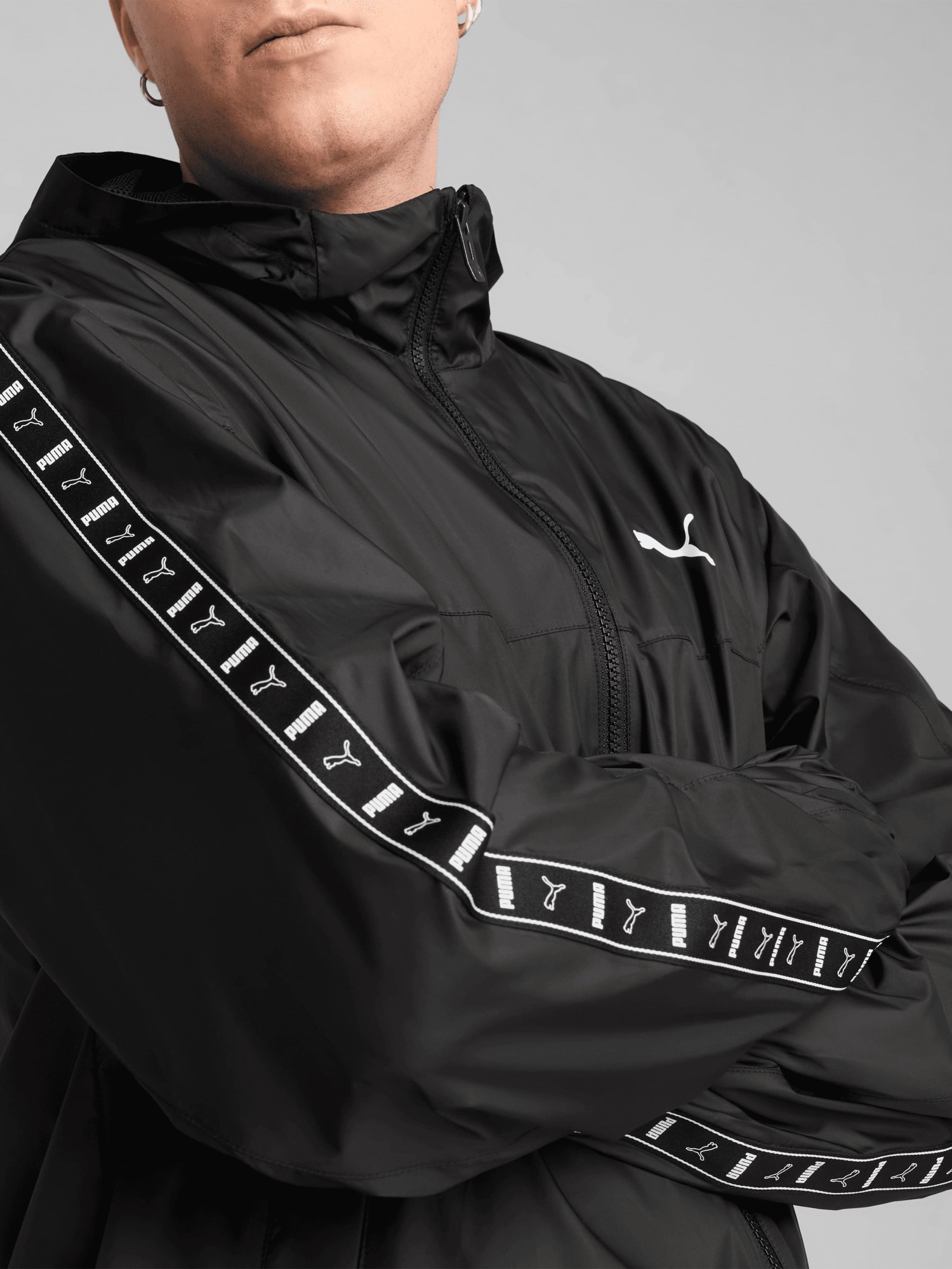 Ветровка мужская Puma ESS Tape Windbreaker черная 68462901 изображение 4