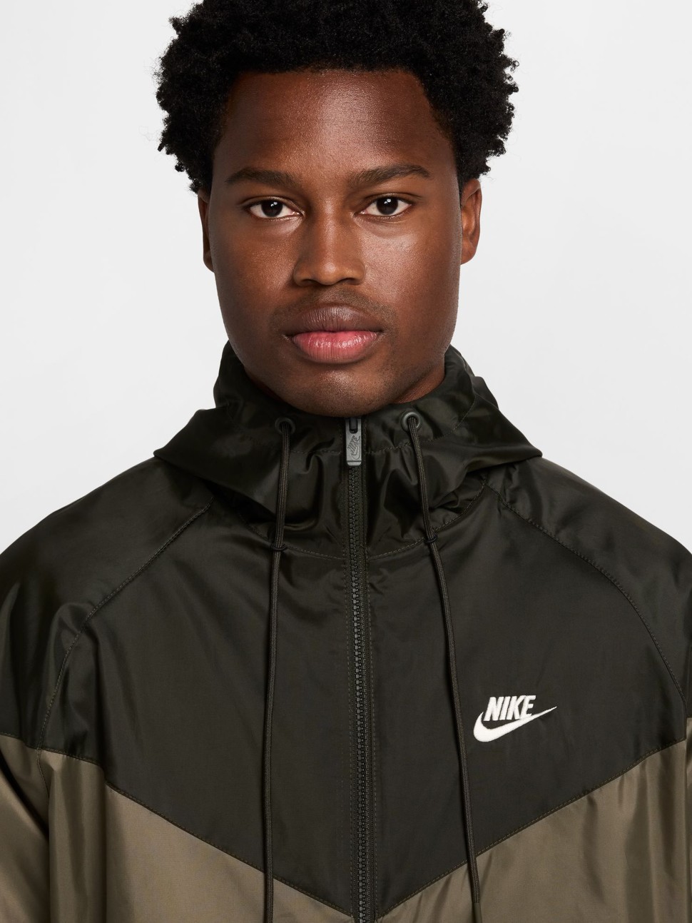 Вітрівка чоловіча Nike M NK WVN LND WR HD JKT хакі DA0001-222 — фото 4