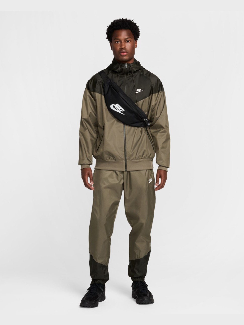 Вітрівка чоловіча Nike M NK WVN LND WR HD JKT хакі DA0001-222 — фото 9