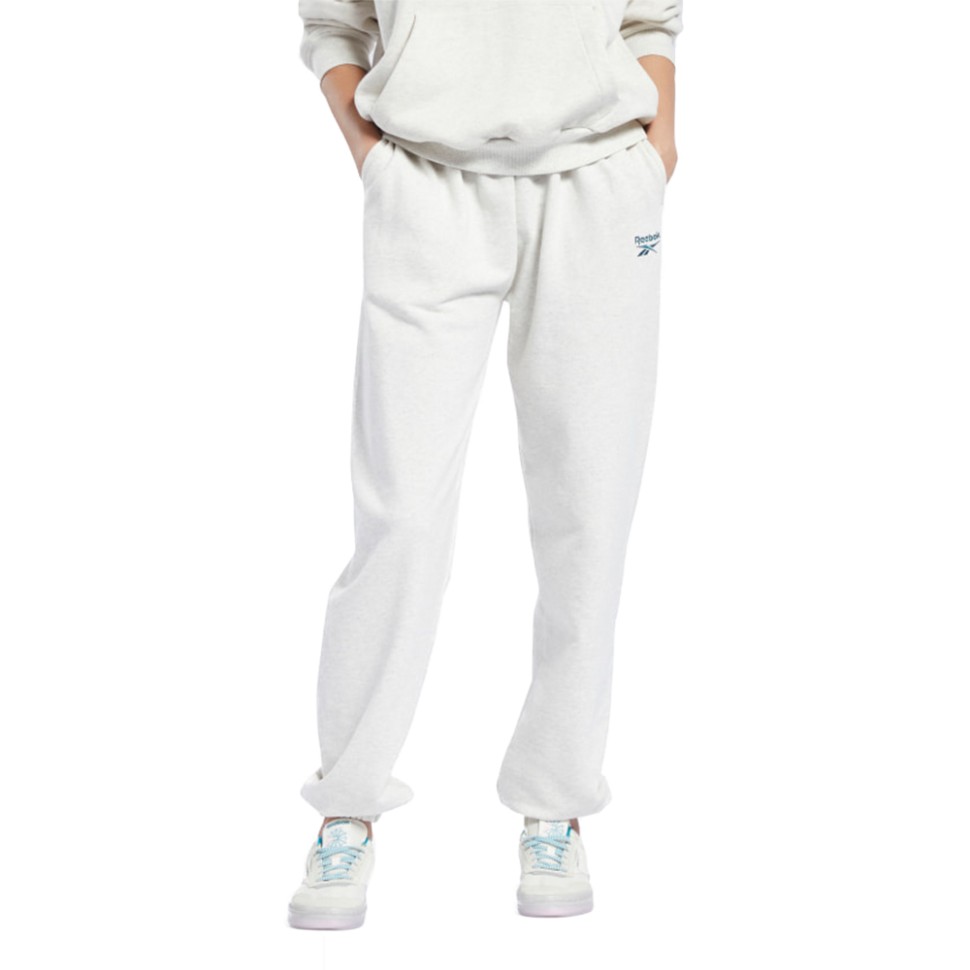 Брюки женские Reebok Cl Pf Sm Logo Ft Pa белые GS1745 — Sport City Брюки женские Reebok Cl Pf Sm Logo Ft Pa белые GS1745