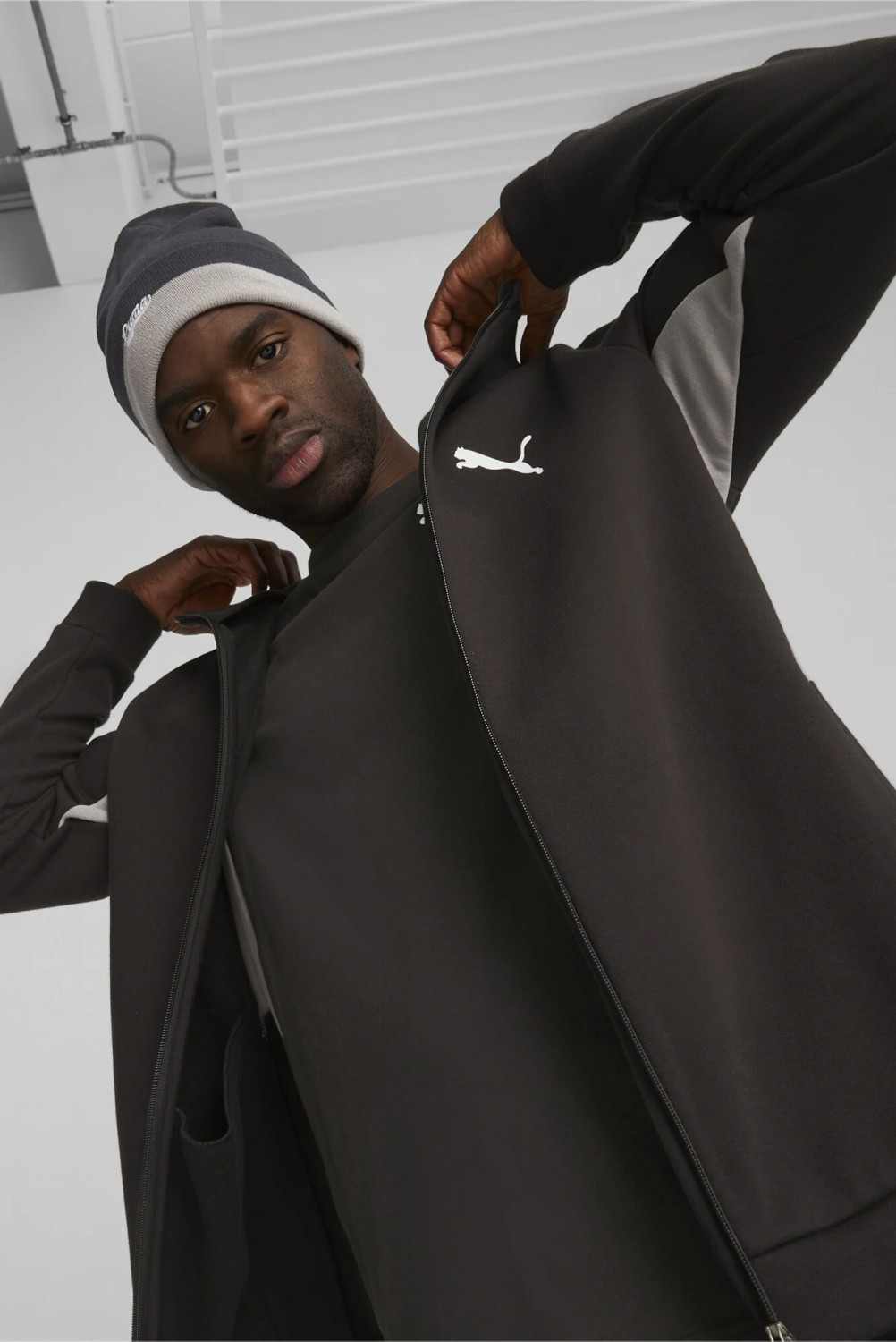 Шапка   Puma Script Logo Beanie черная 02482701 изображение 4