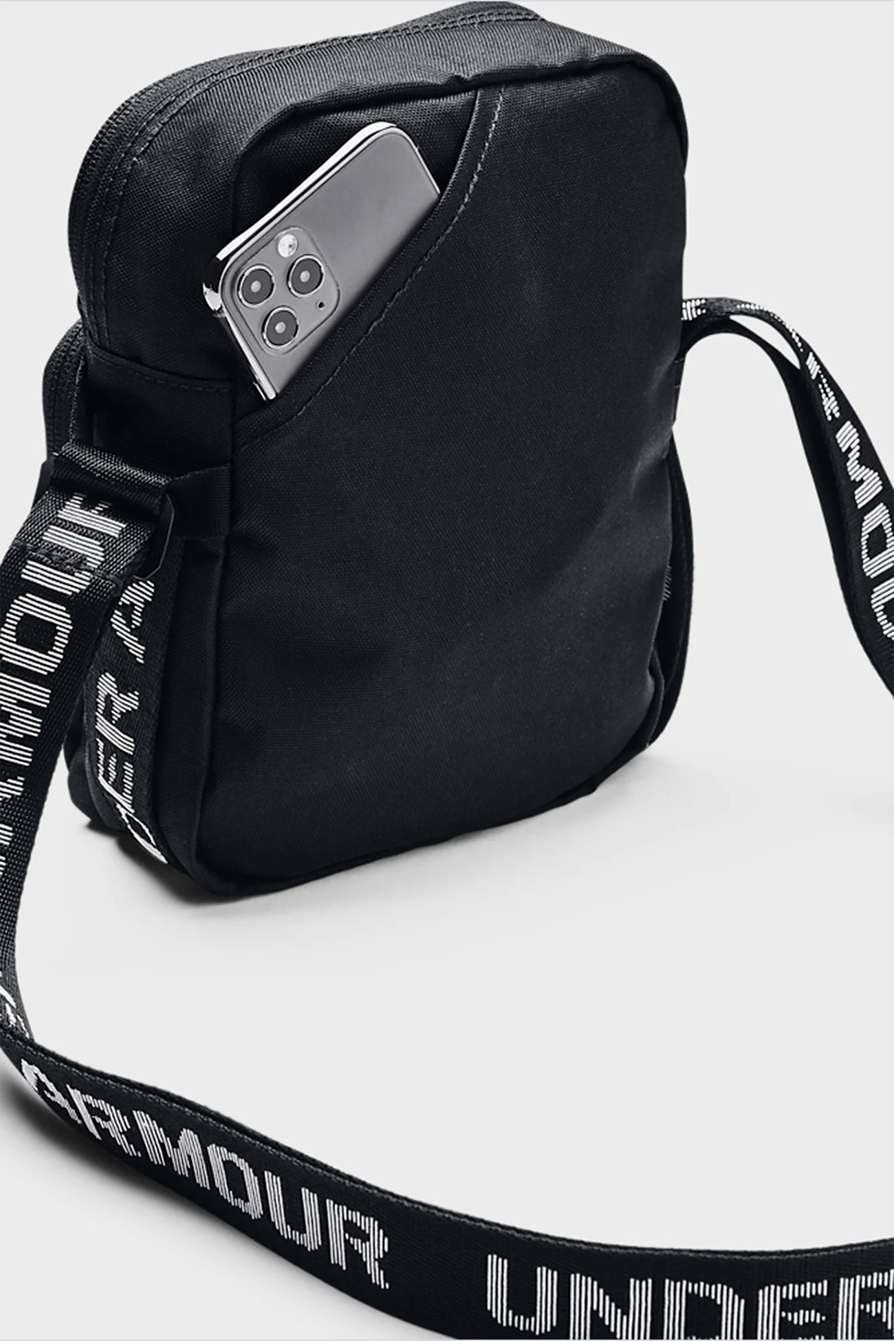 Сумка  Under Armour Ua Loudon Crossbody черная 1364192-001 изображение 5