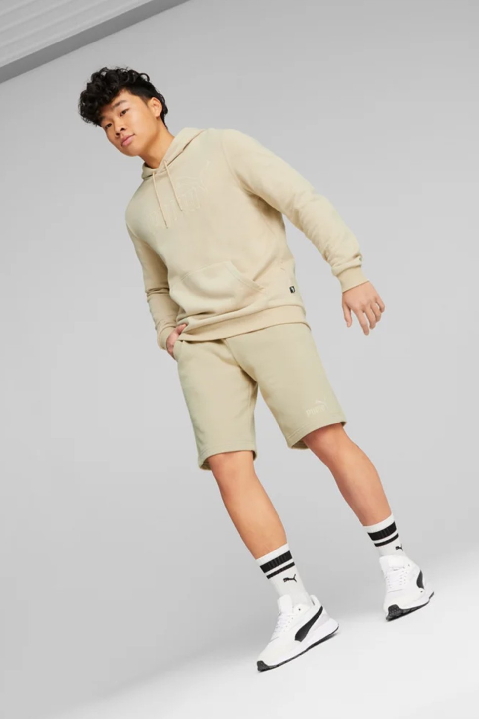 Шорти чоловічі Puma ESS ELEVATED Shorts бежеві 67517488 — фото 3