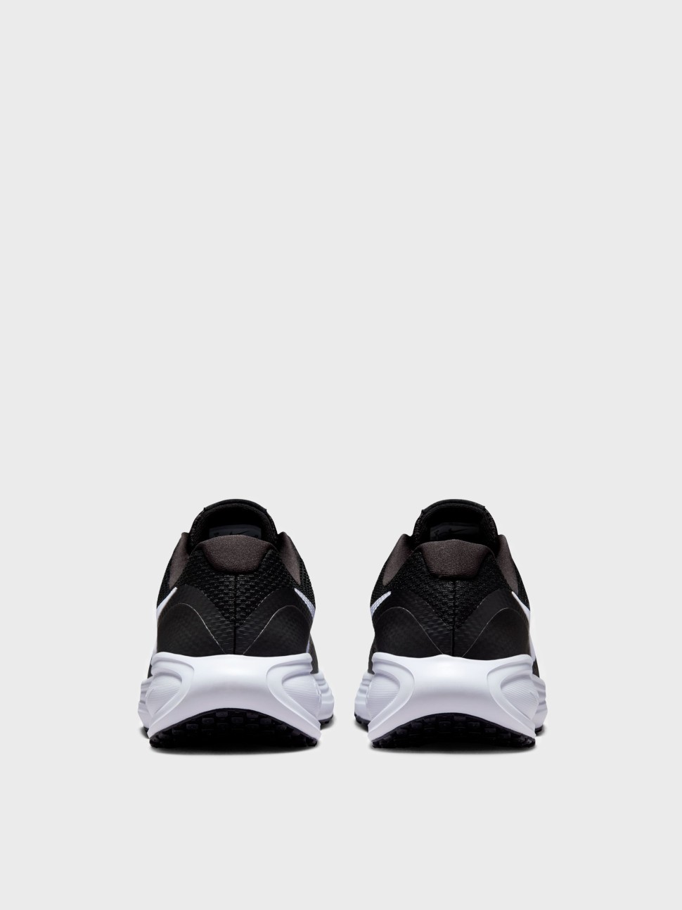 Кросівки жіночі Nike W REVOLUTION 8 чорні HJ8485-001 — фото 6 — Sport City Кросівки жіночі Nike W REVOLUTION 8 чорні HJ8485-001 — фото 6
