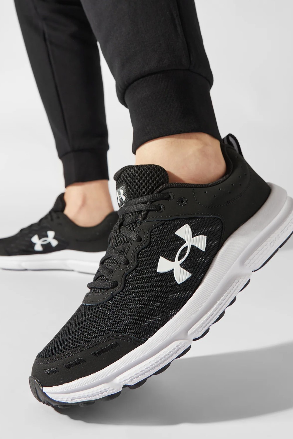 Кросівки чоловічі Under Armour UA Charged Assert 10 чорні 3026175-001 изображение 6