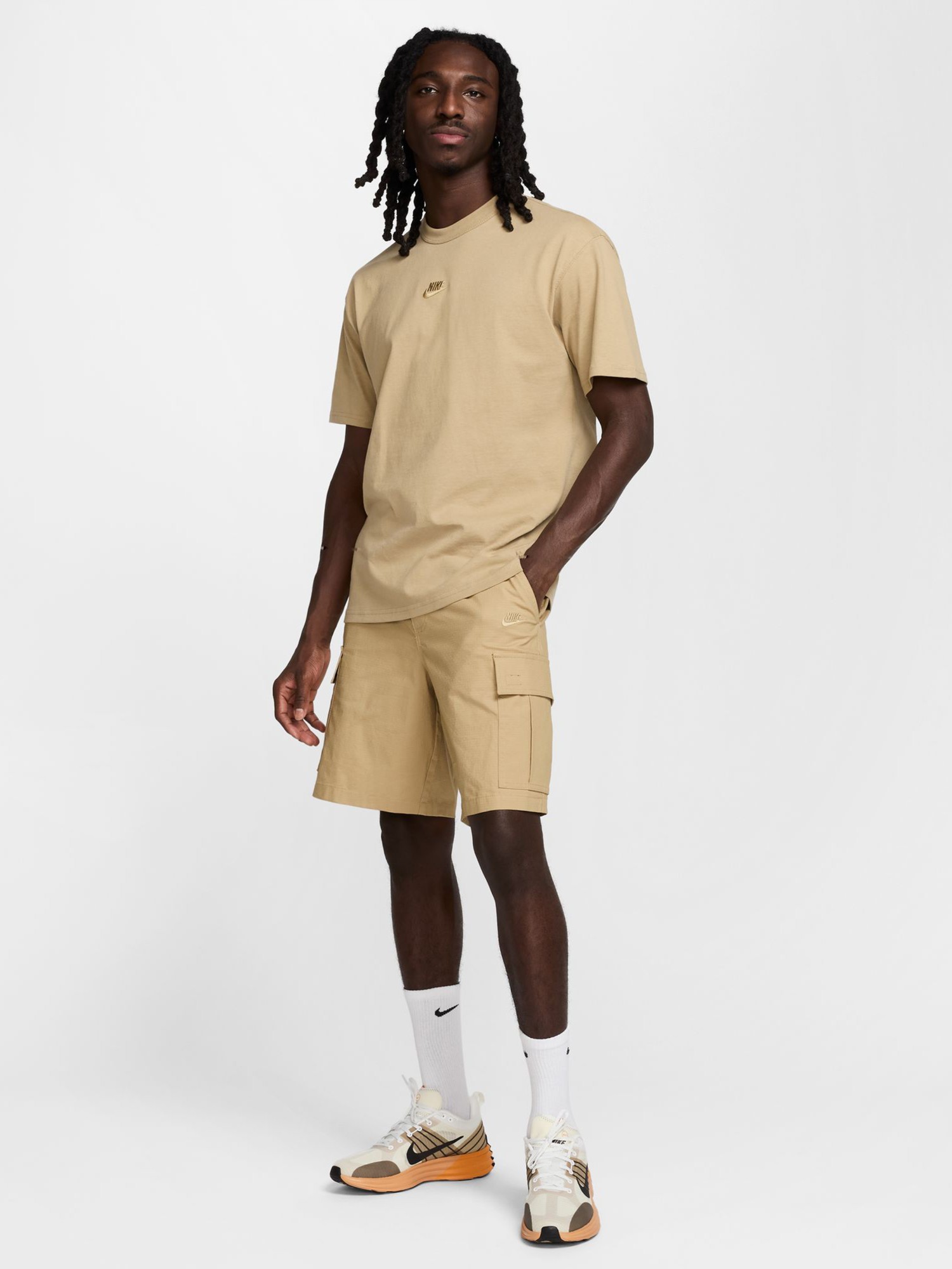 Футболка чоловіча Nike M NSW PREM ESSNTL SUST TEE бежева DO7392-297 изображение 7